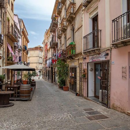 Via Cavour 19, Camere Del Conte 伊格莱西亚斯 外观 照片