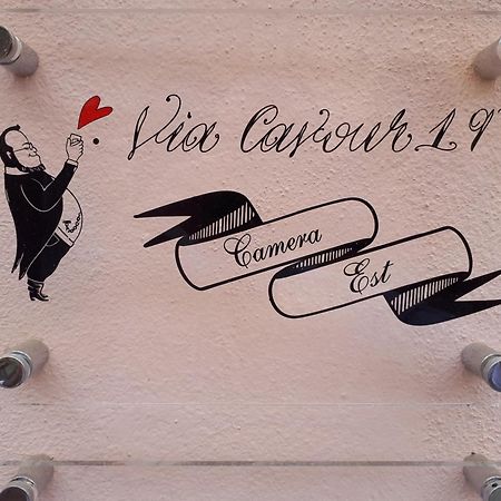 Via Cavour 19, Camere Del Conte 伊格莱西亚斯 外观 照片