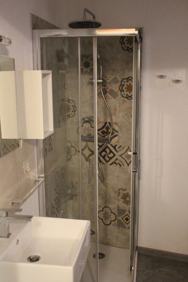 Via Cavour 19, Camere Del Conte 伊格莱西亚斯 外观 照片