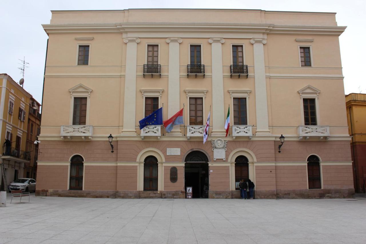 Via Cavour 19, Camere Del Conte 伊格莱西亚斯 外观 照片