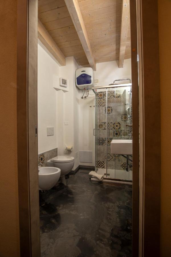 Via Cavour 19, Camere Del Conte 伊格莱西亚斯 外观 照片
