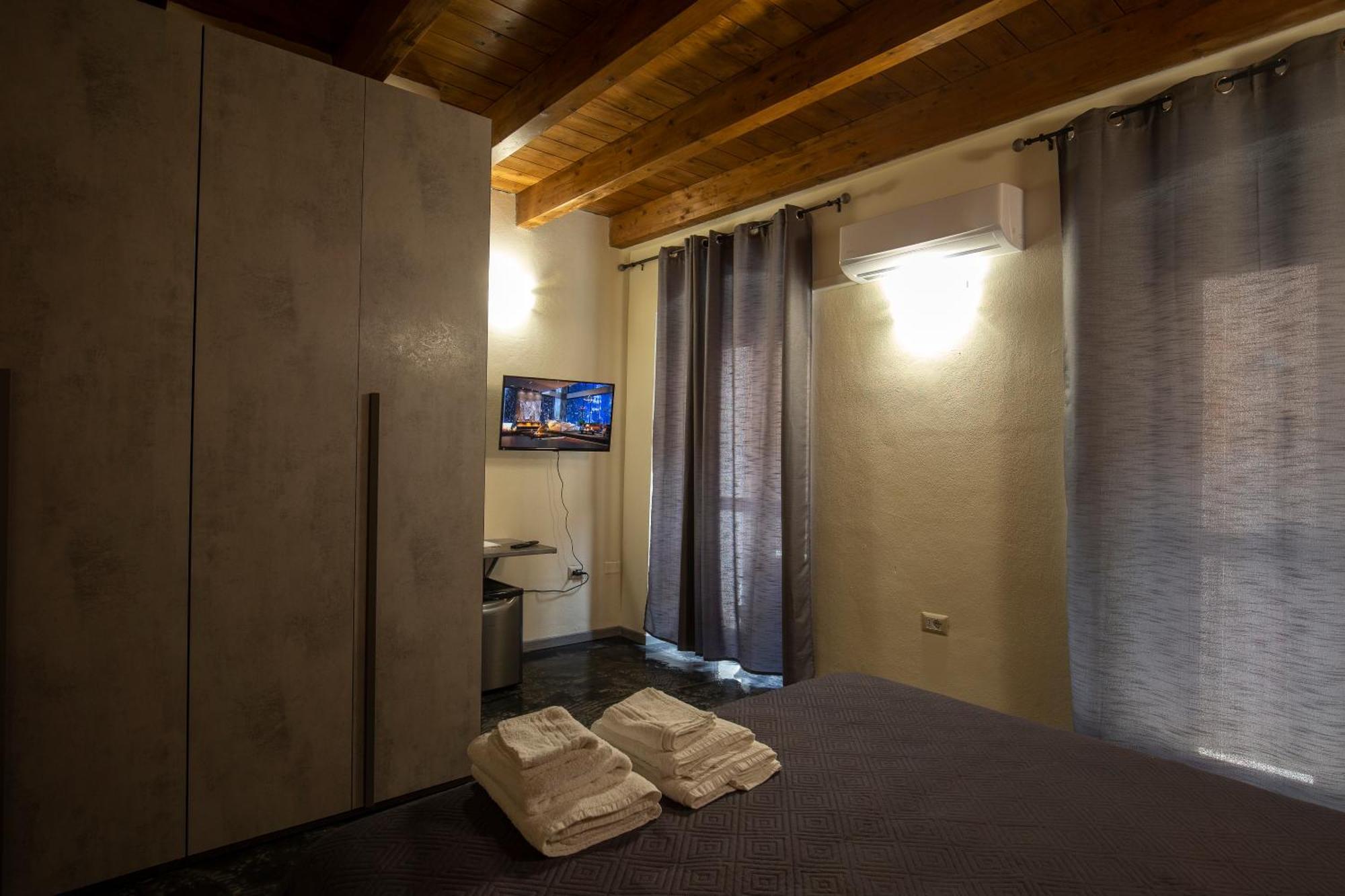 Via Cavour 19, Camere Del Conte 伊格莱西亚斯 外观 照片